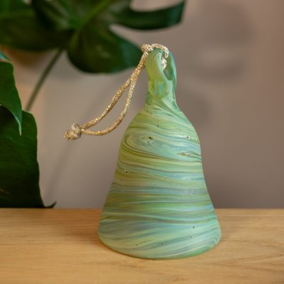 Håndblåst glassklokke, Grønn | Hebron Glass