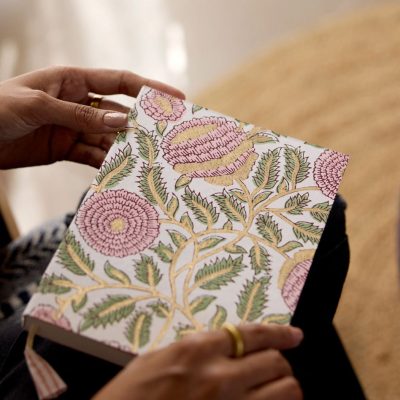 Skrivebok, linjert | Paper Mirchi